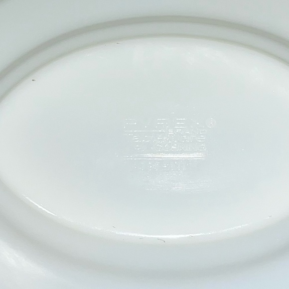 1 Platter Only 🌸 EUC Rare PYREX Brand Tableware by Corning, Small 91/2” Platter - Picture 2 of 4